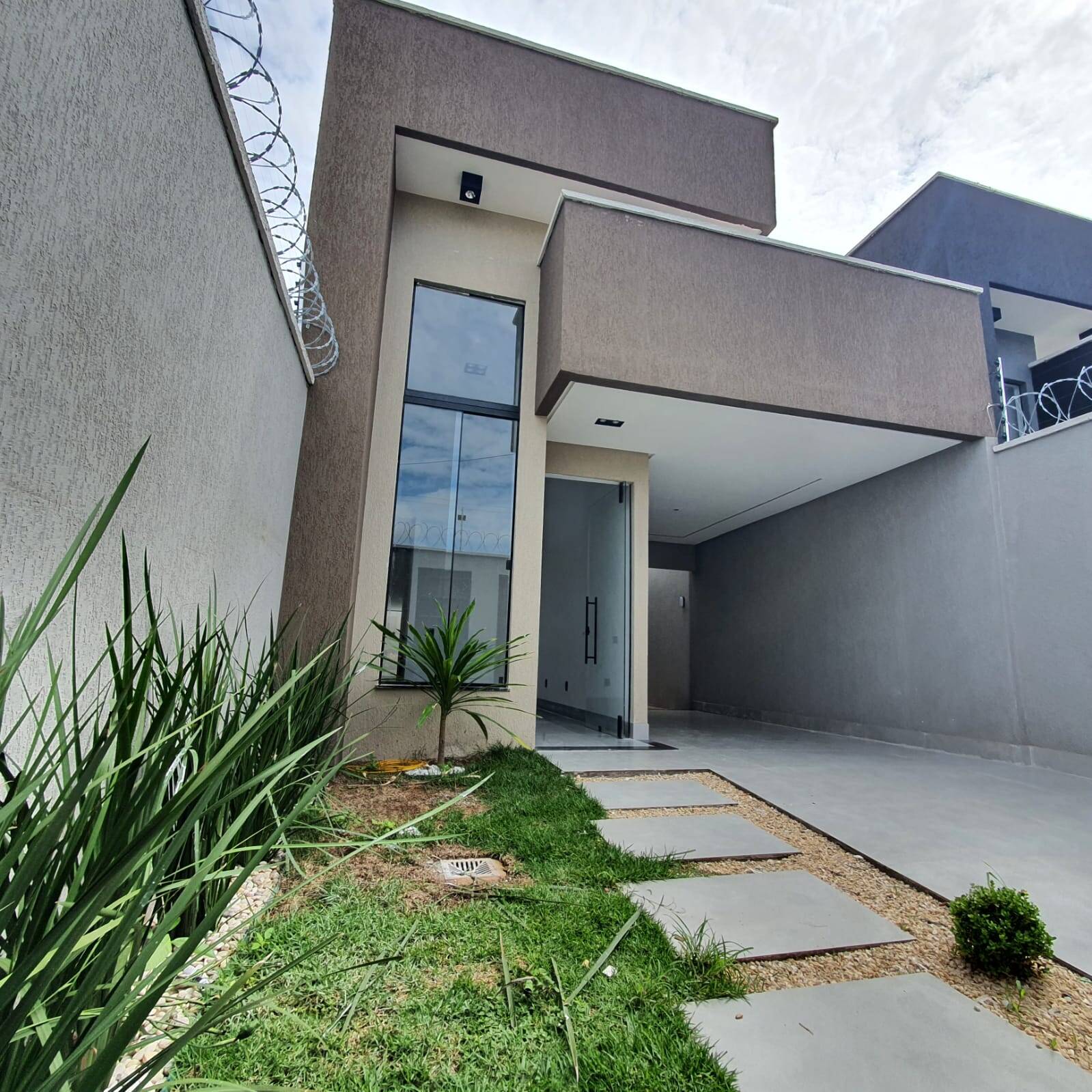 Casa 3qts no Setor Faiçalvile disponível.